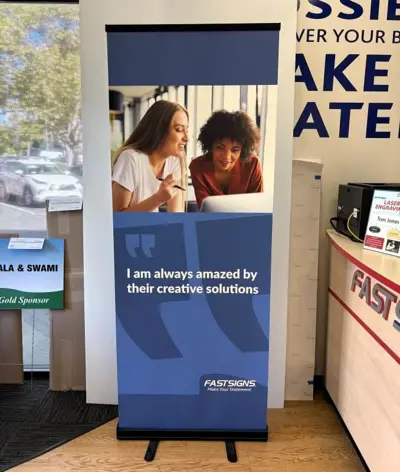 Custom banner stands Photo